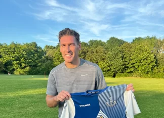 Premier League legend comes out of retirement to sign for a club