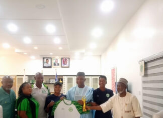 Special Eagles honour NFF President, Gusau