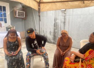 Abayomi Ogunjimi pays condolence visit to Dapo Sotuminu’s family