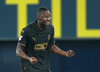 Valencia manager urges Sadiq Umar to contribute more
