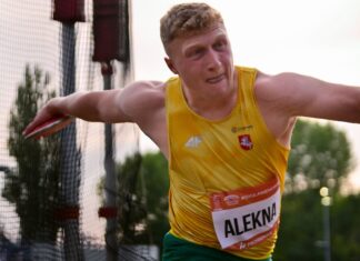 Alekna shatters discus world record with 75.56m in Ramona