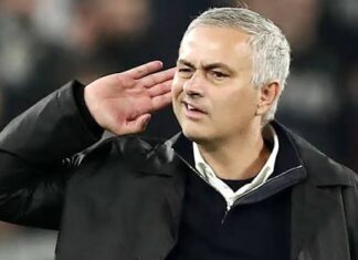 Mourinho returns to Portugal after 25 years as Benfica eye sensational reunion